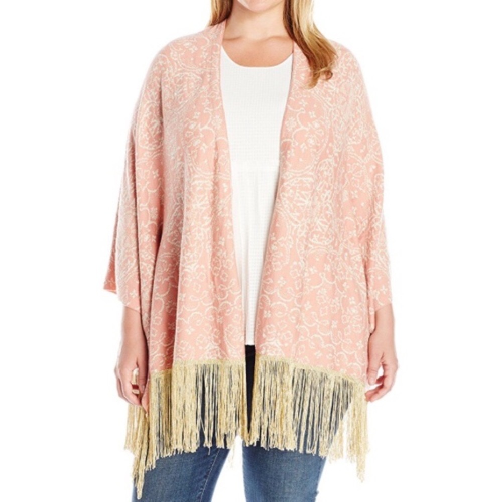 {Melissa McCarthy} NWT Fringed Shrug